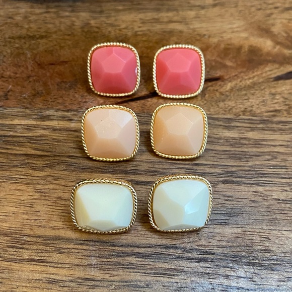 Vintage Gold and Salmon Pink Earrings - Picture 9 of 10